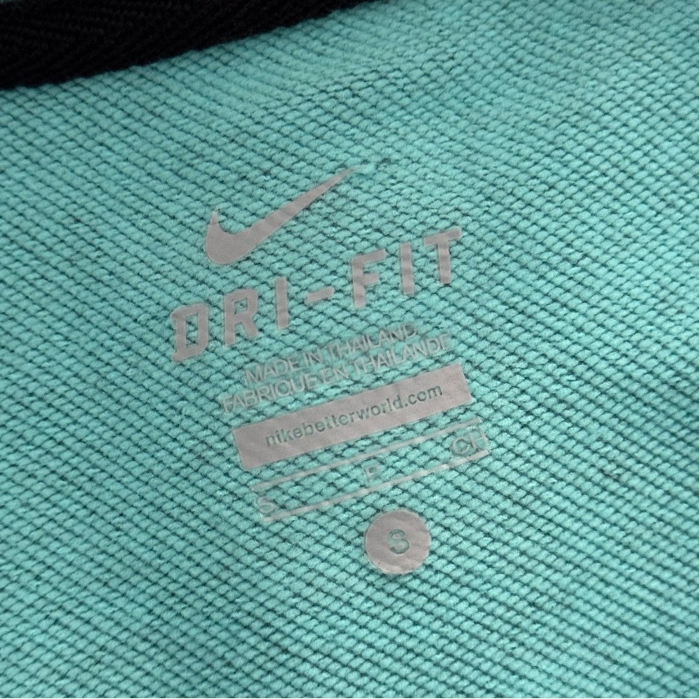 Nike Sleeveless Graphic Fleece Training Tank Top - Picture 9 of 10